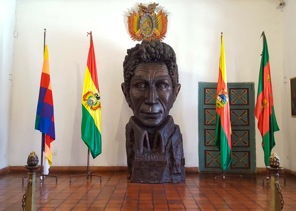 Statue of Simon Bolivar at the Casa de la Libertad