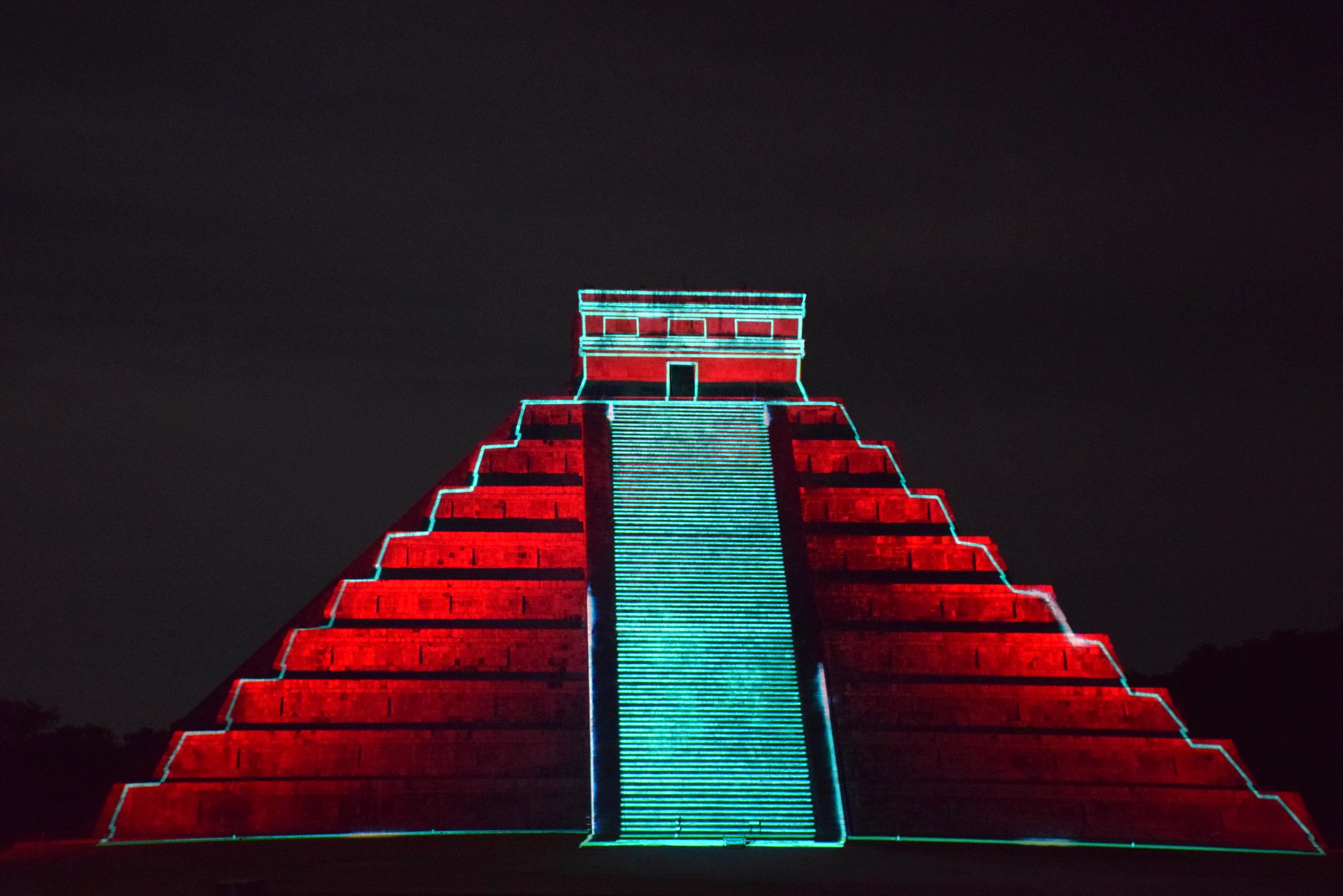 the chichen itza light show
