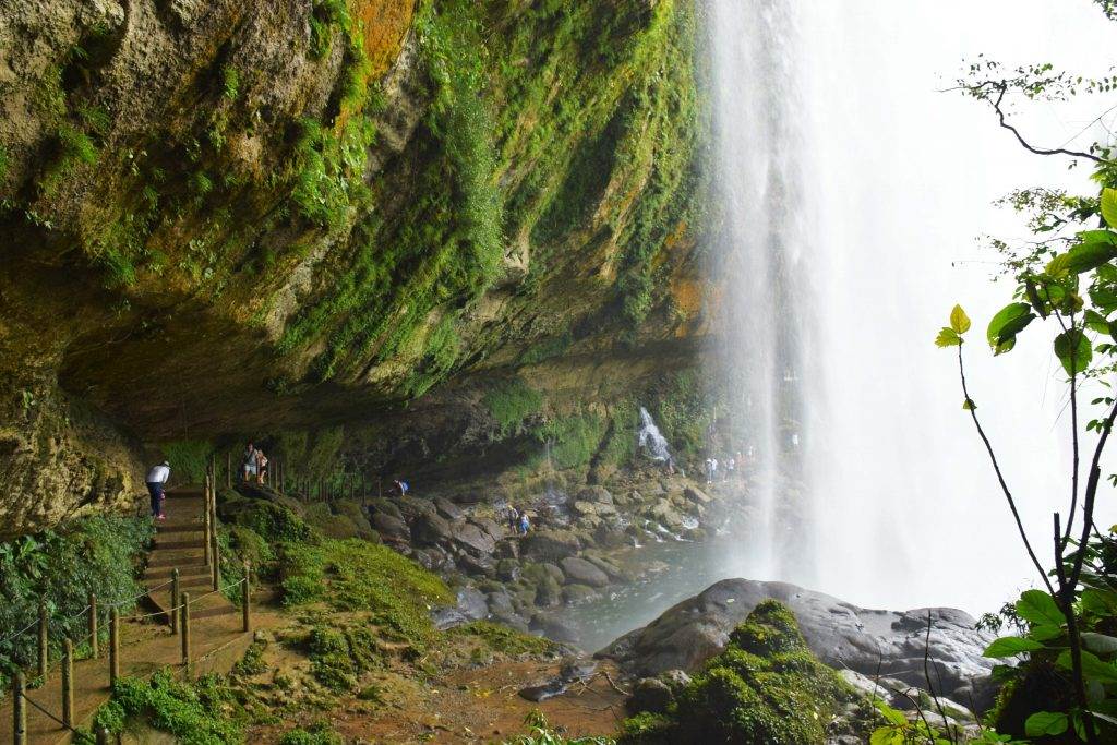 Getting wet in Palenques waterfalls