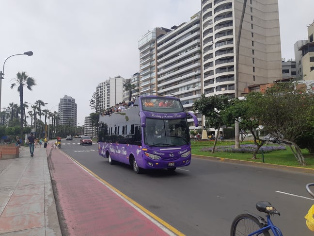 tourist bus in lima peru