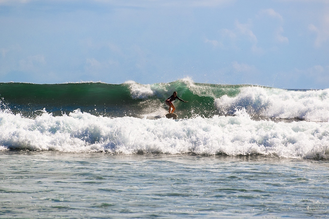 surfing in Raglan New Zealand
