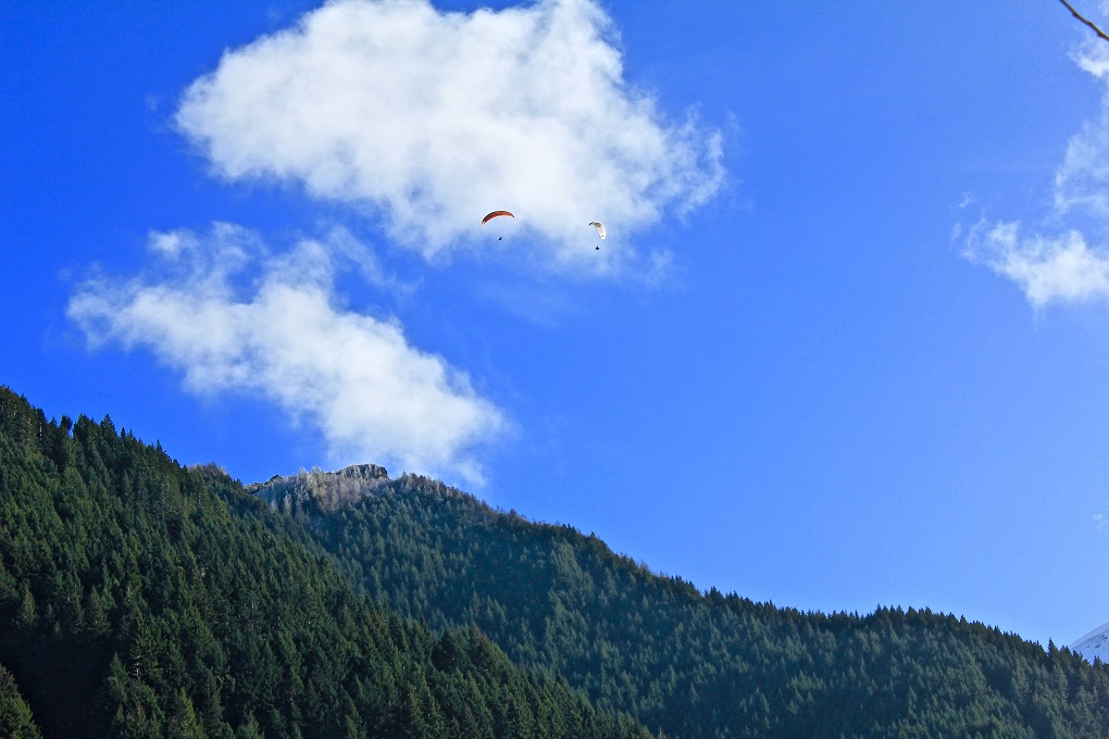 paragliding in queenstown
