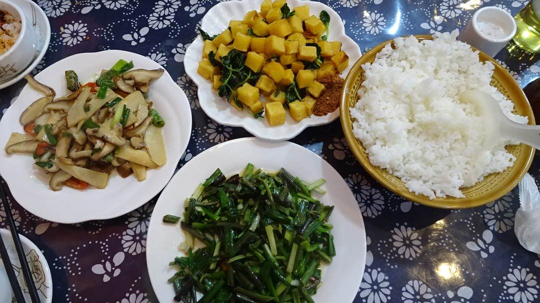 food is onw of the reaons why visit china