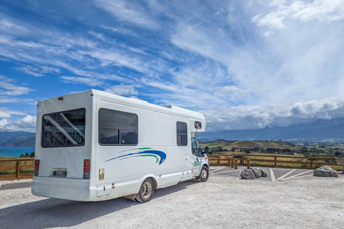A large motorhome parked up at a viewpoint in Kaikoura, NZ