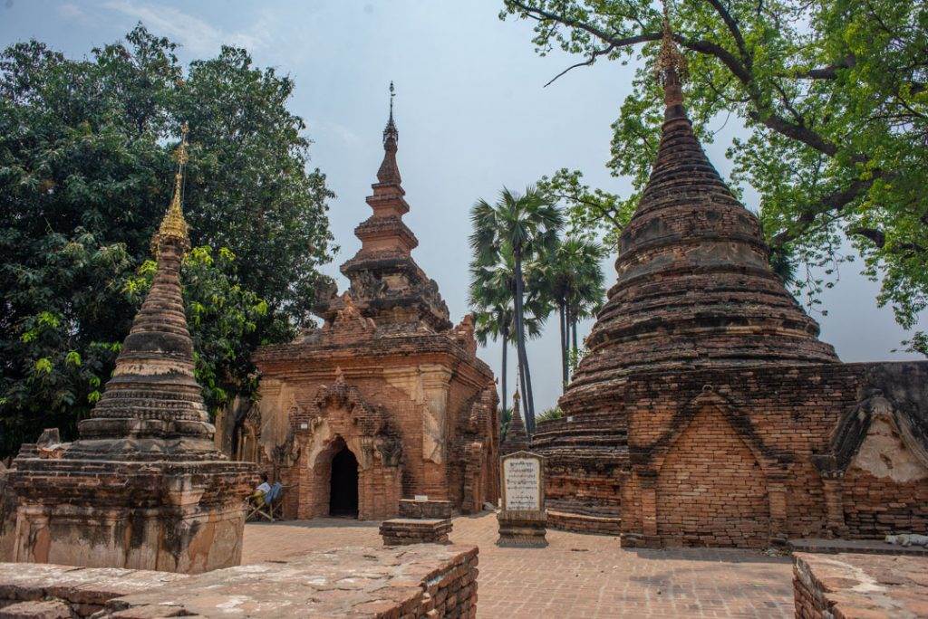 Yadana Hsenee Pagoda Complex