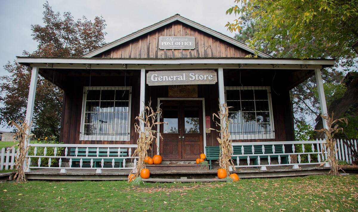 the outside of the general store at the Historic O'Keefe Ranch