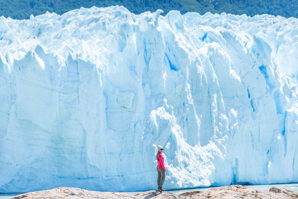 rock viewpoint over perito moreno