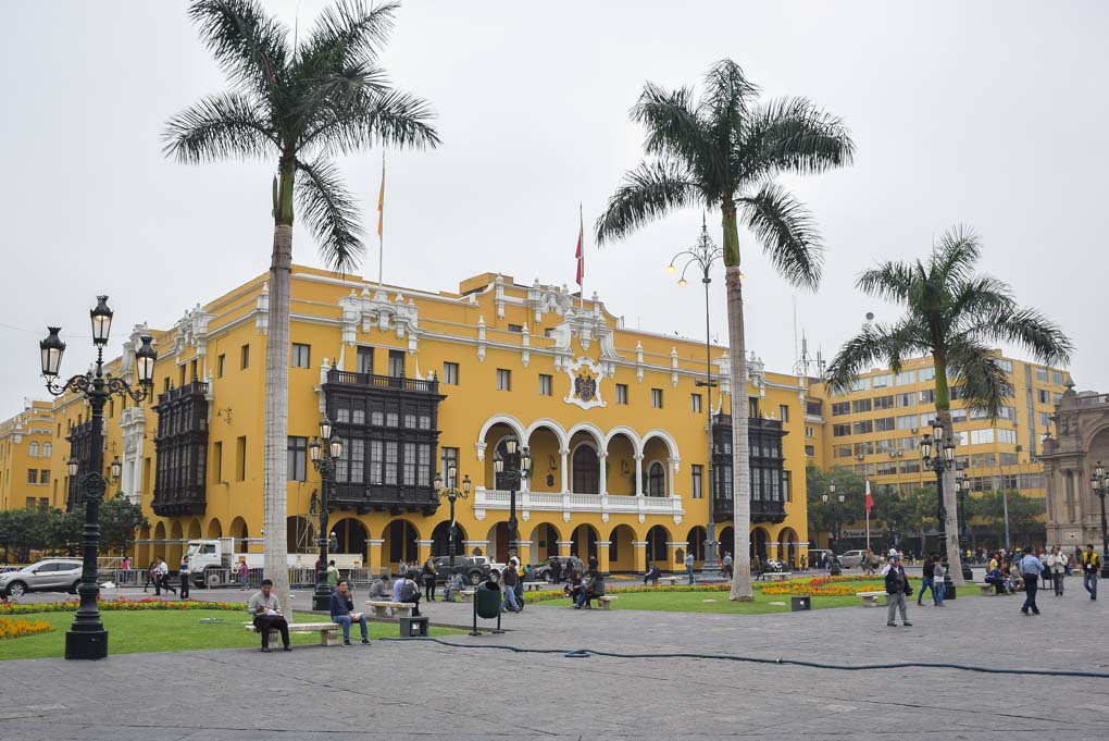 Exploring downtown Lima on a free walking tour