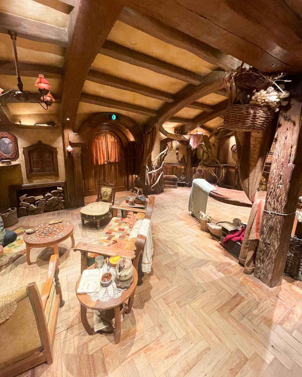 Inside one of the hobbit holes at hobbiton nz