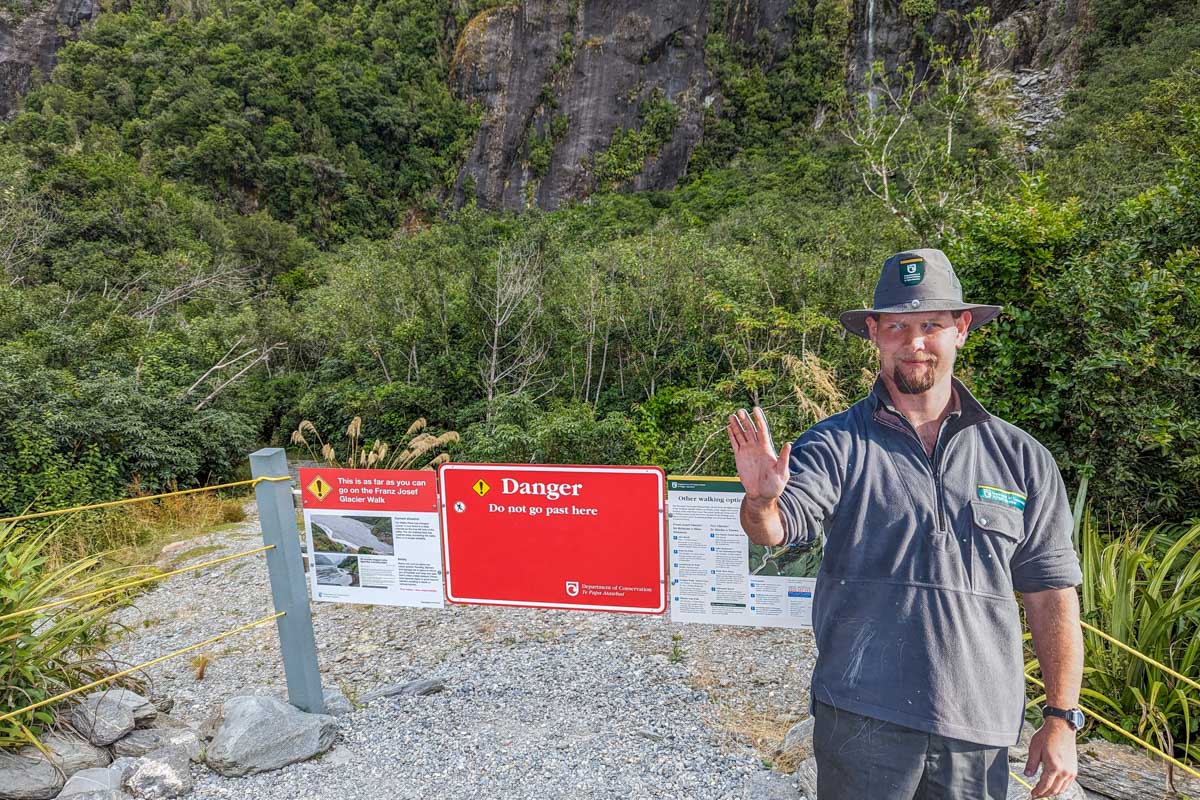 Signs telling hikers to not hike further as the trail is now closed