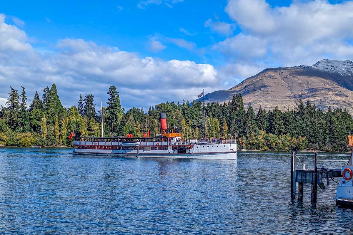 The TSS Earnslaw cruises along Lake Wakatipu