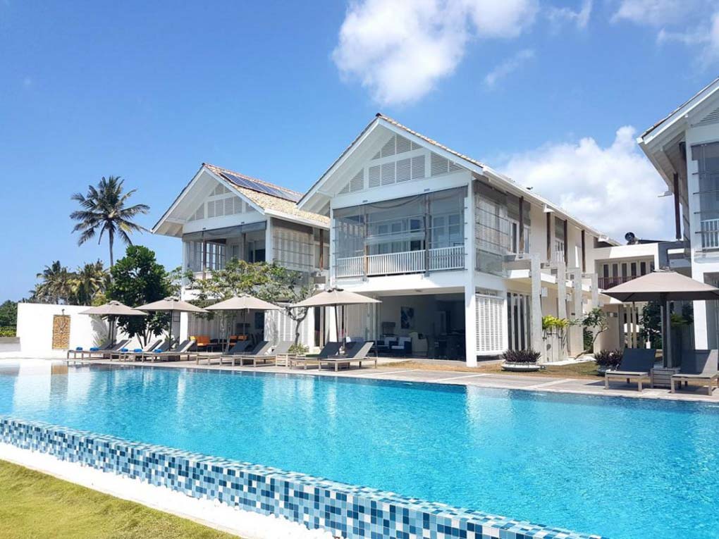 The poll at the Shri Sharavi Beach Villas in Sri Lanka