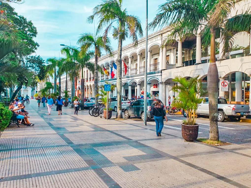 Plaza 24 de Setiembre in Santa Cruz, Bolivia
