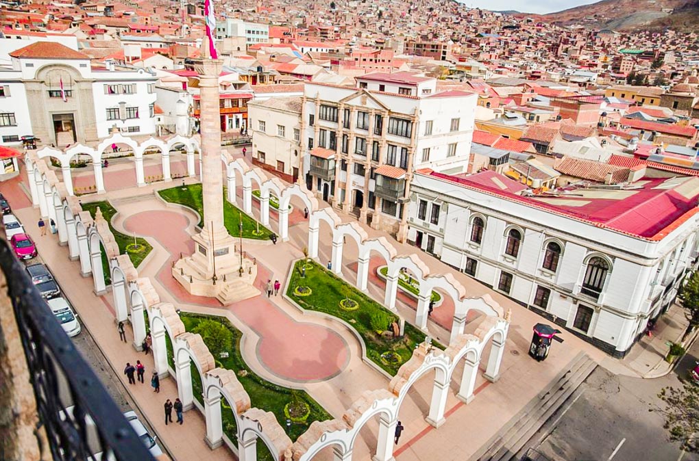 Plaza 10 de Noviembre in Potosi from above
