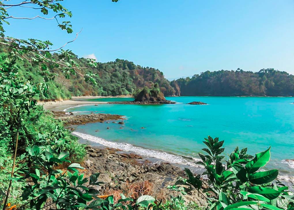 The blue waters in Manual Antonio National Park, Costa Rica