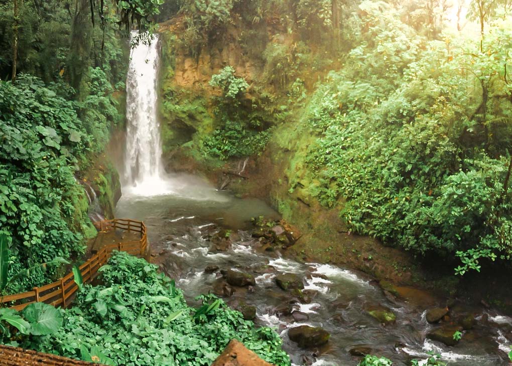 La Paz Waterfall, Costa Rica