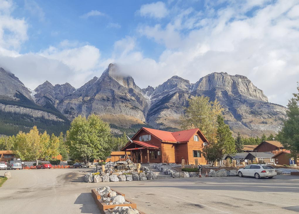 Saskatchewan River Crossing Café and Gas Station