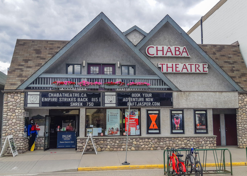 The outside of the Chaba Theater in jasper
