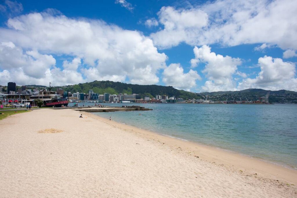Oriental Parade Beach in Wellington, New Zealand