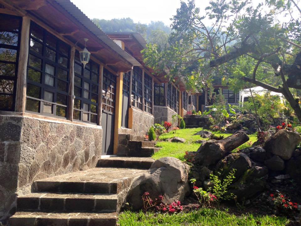 the outside of the rooms at hotel y bungalows ecologicos marcelo