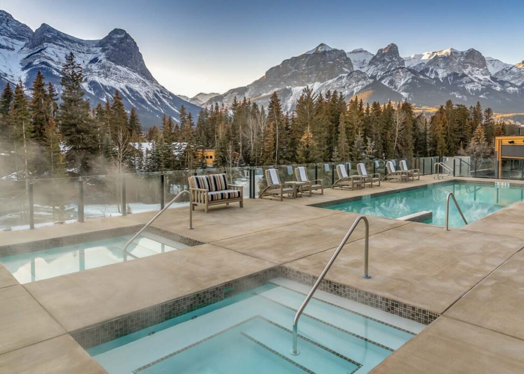 the outdoor hot tubs at the Malcolm Hotel in Canmore