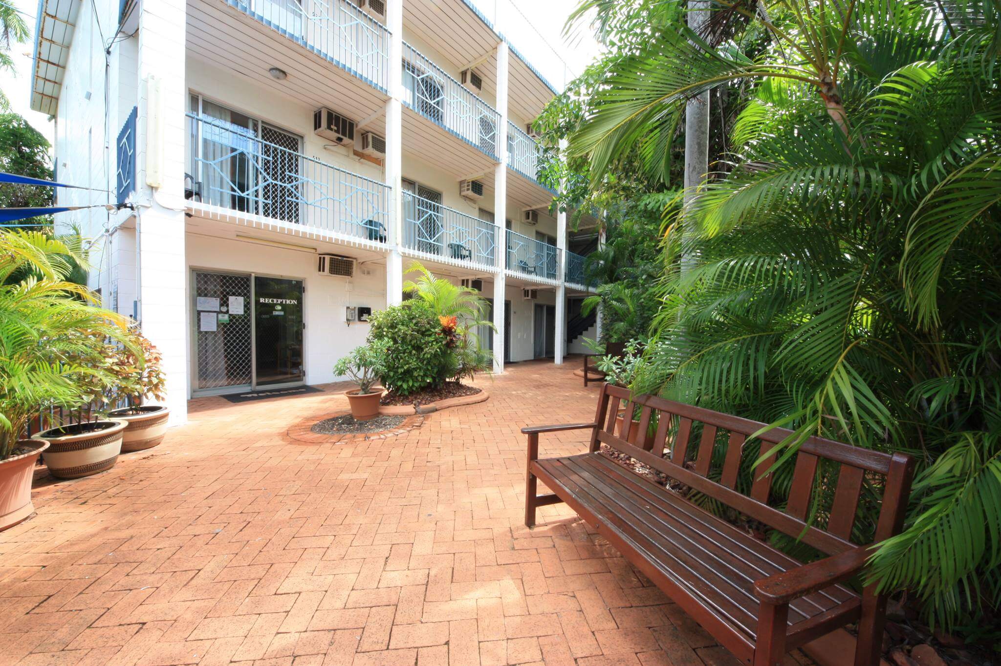coconut grove holiday apartments