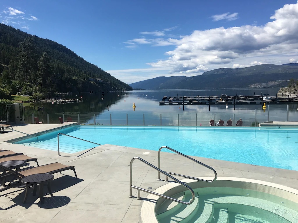 beautiful lakefront cabin near Vernon BC