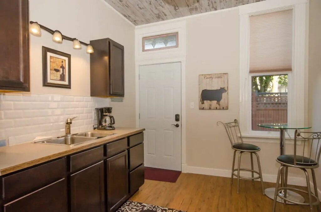 retro airbnb in vernon bc