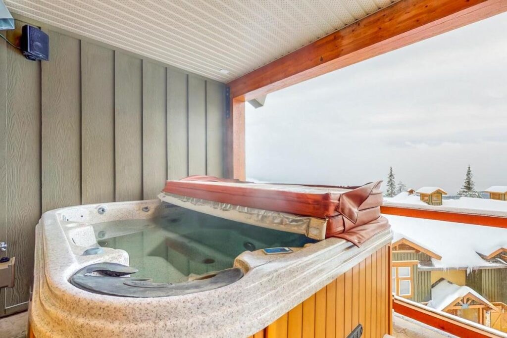 Aspen hot tub at the hotel