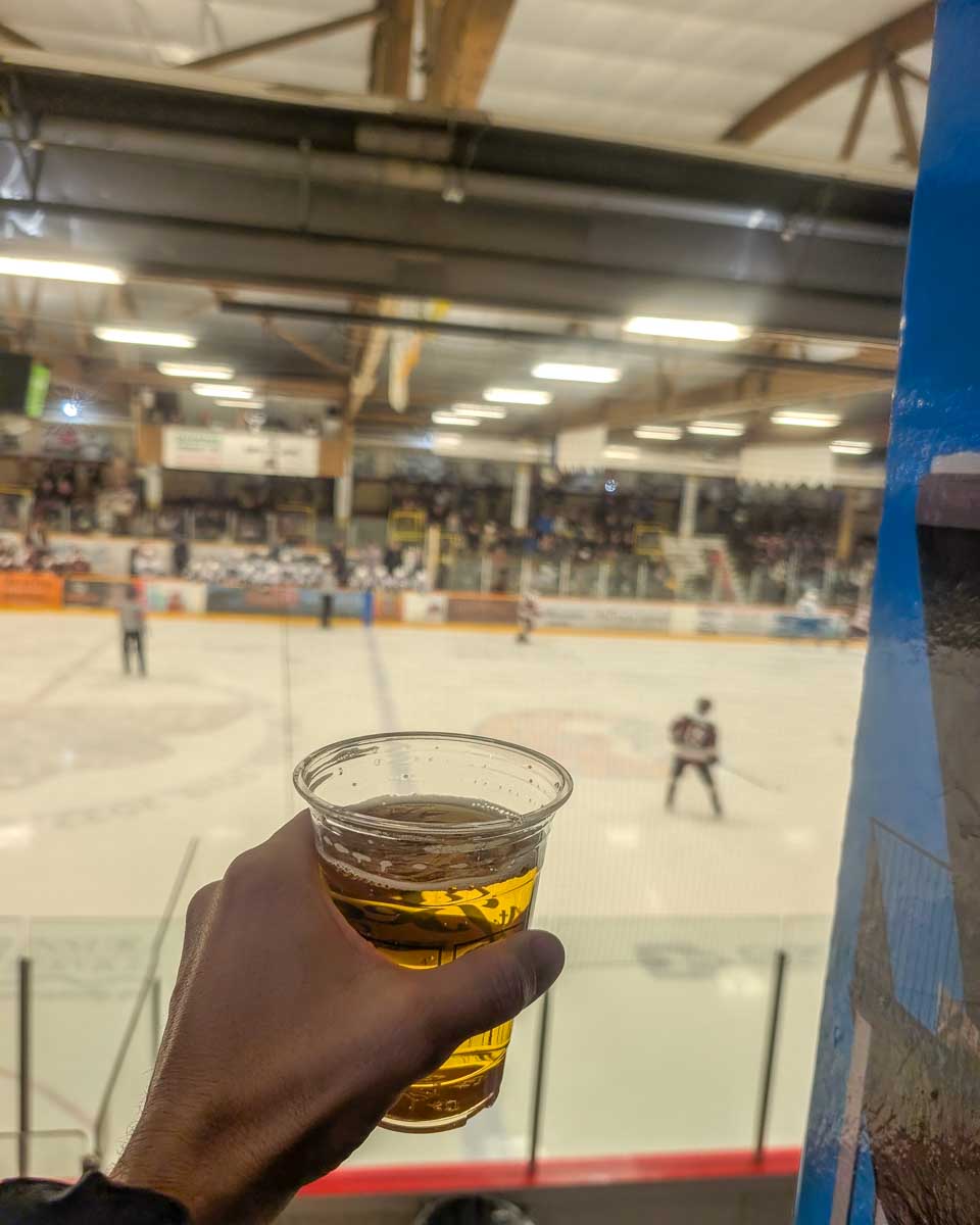 Grizzlies hockey game in Revelstoke Canada (2)