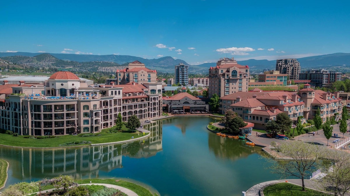 outside of the best place to stay in Kelowna - Delta Hotels by Marriott Grand Okanagan Resort