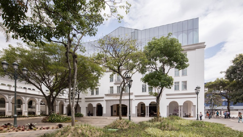 the outside of the Gran Hilton Hotel in San Jose, Cost Arica