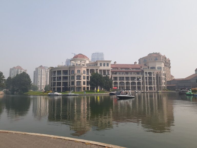 a hotel on the waterfront in Kelowna, BC - one of the best places to stay in Kelowna!