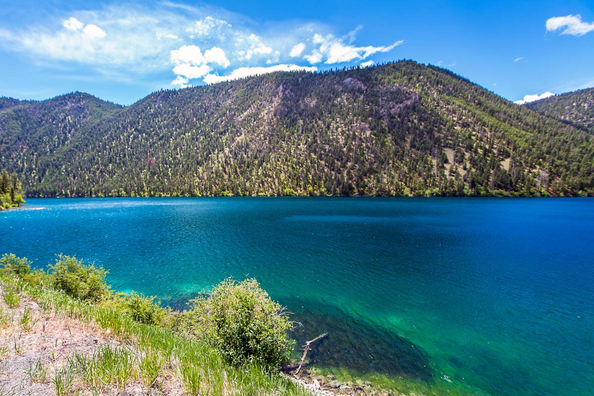 A lake in Marble Canyon Provincial Park