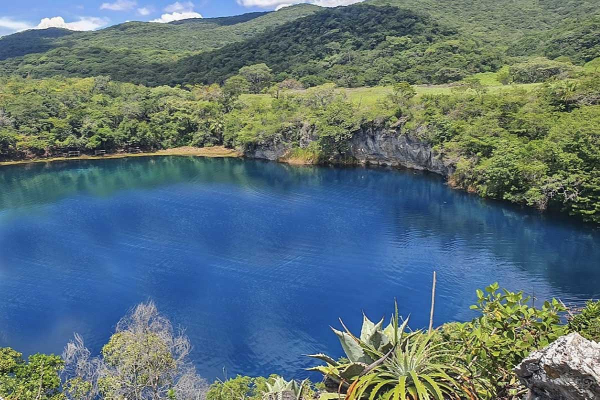 Cenote Chukumaltik , Chiapas, Mexico