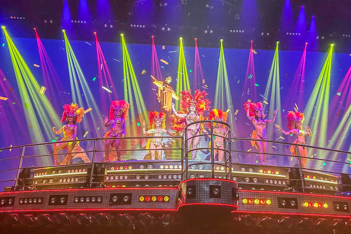 The main stage at Coco Bongo, Mexico during a show