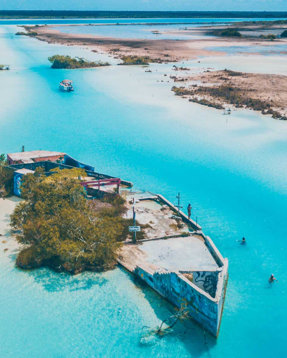 The shipwreck in Canal de Los Piratas, Bacalar