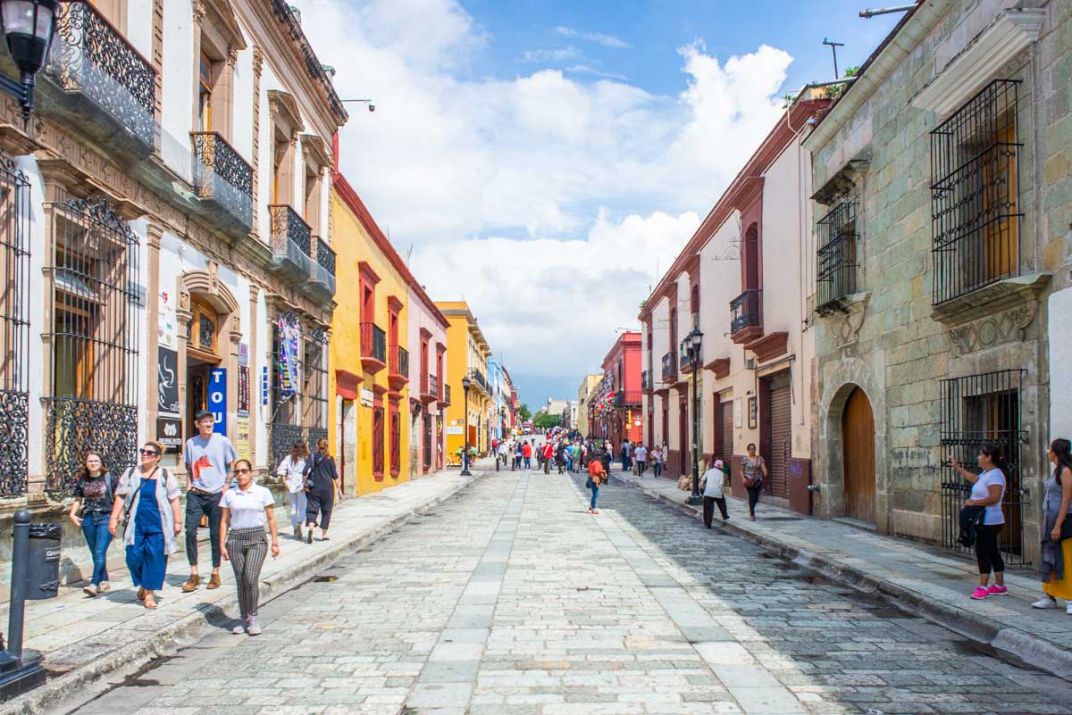 pedestrian-only street Macedonio Alcalà
