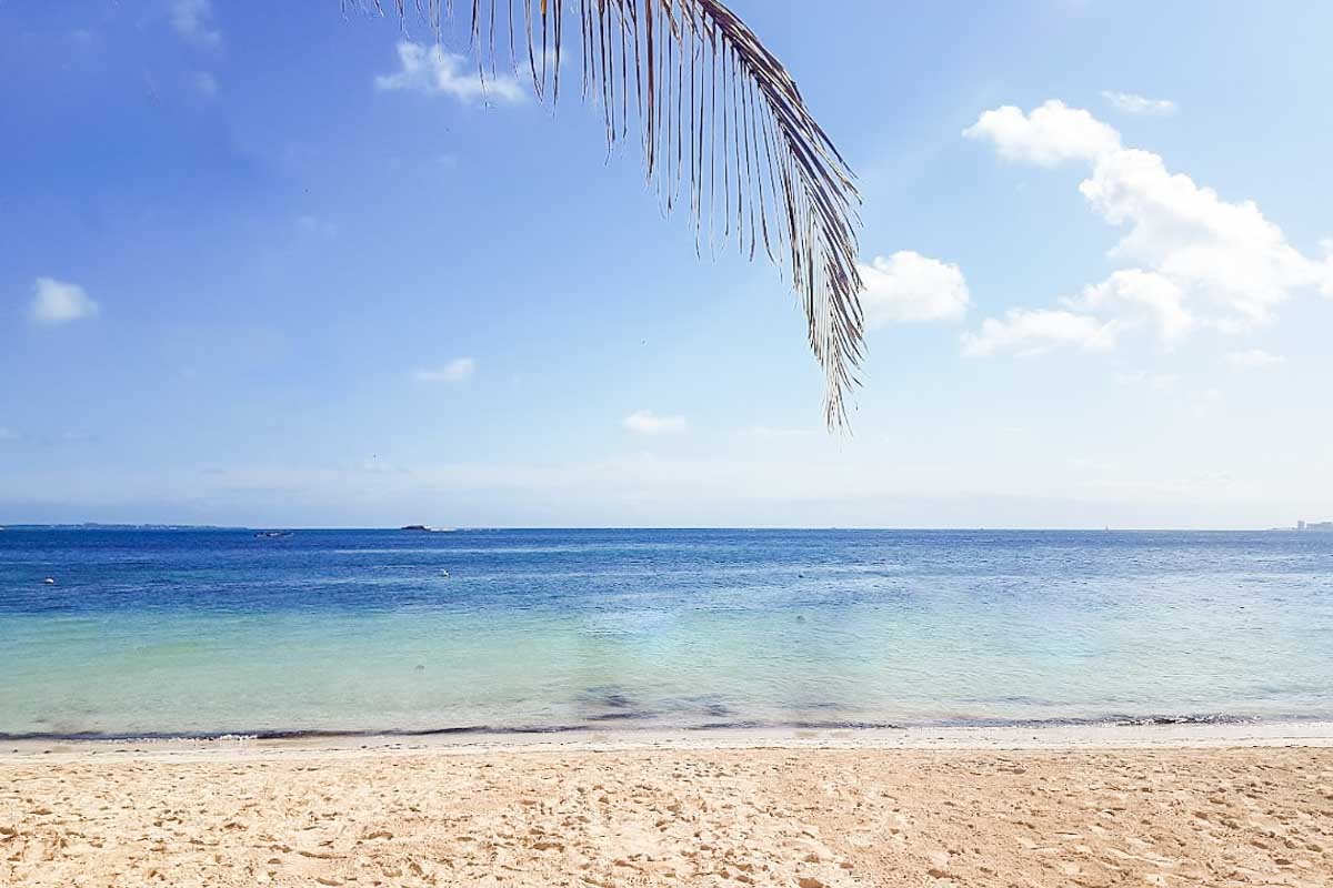 Playa El Nino in Cancun on a beautiful day with no crowds