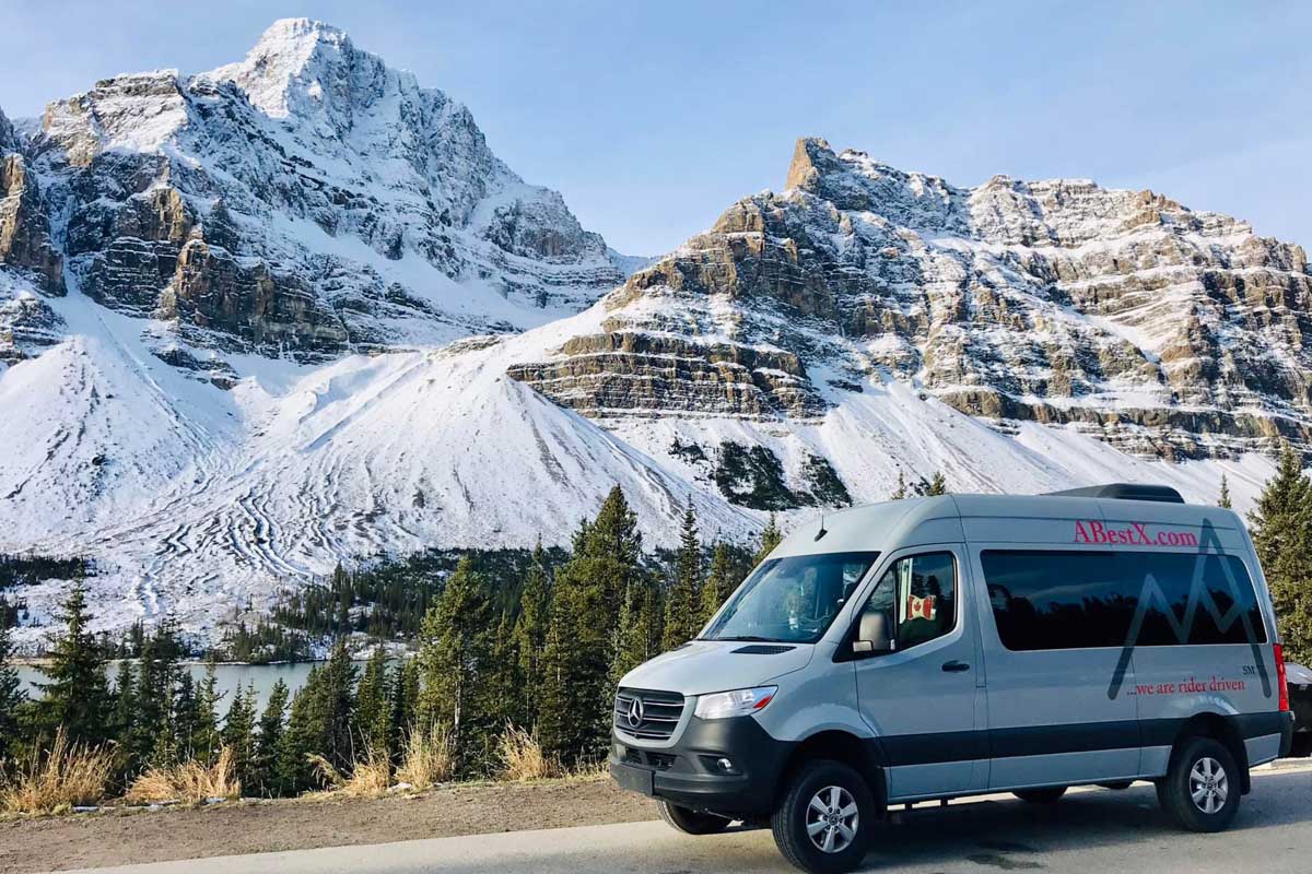 A private shuttle with a mountain view in Banff
