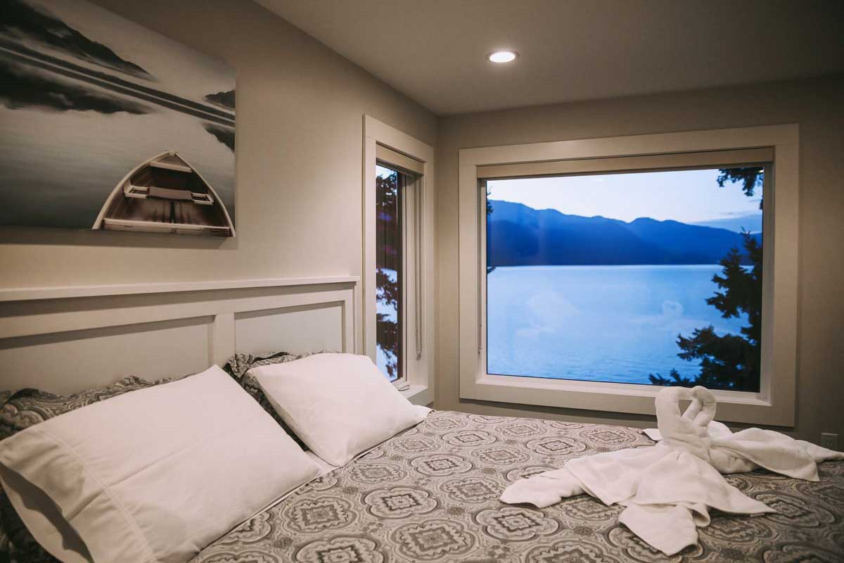 A room at the Lodge on Harrison Lake