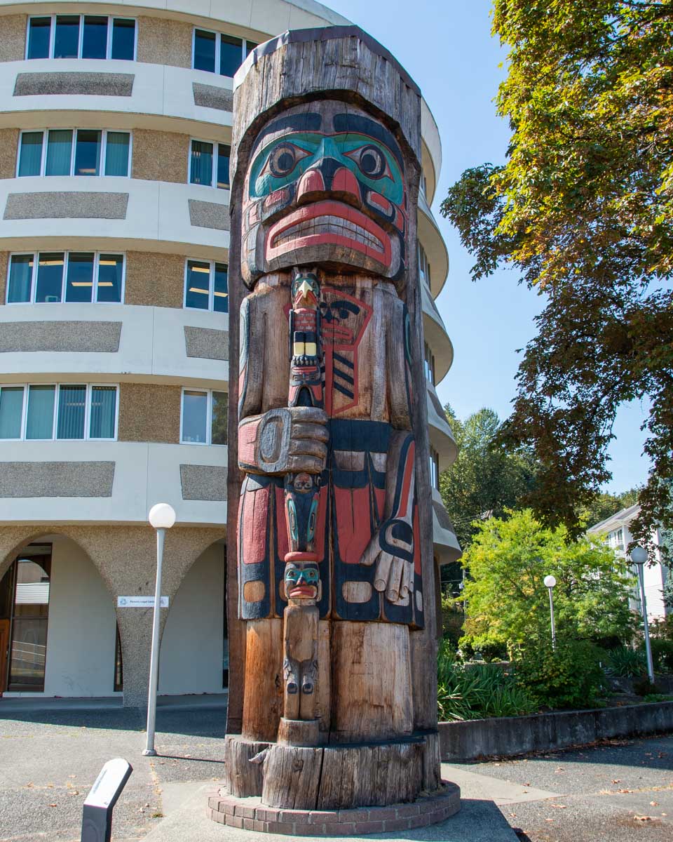 Worlds thickest totem pole in Duncan, BC