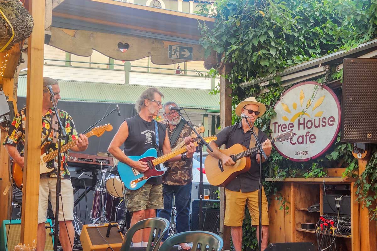 live music at the Treehouse CafeÂ