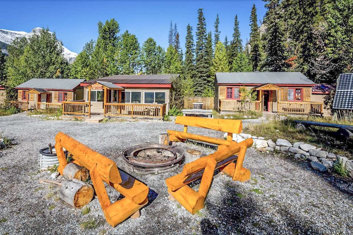 HI Rampart Creek Wilderness Hostel