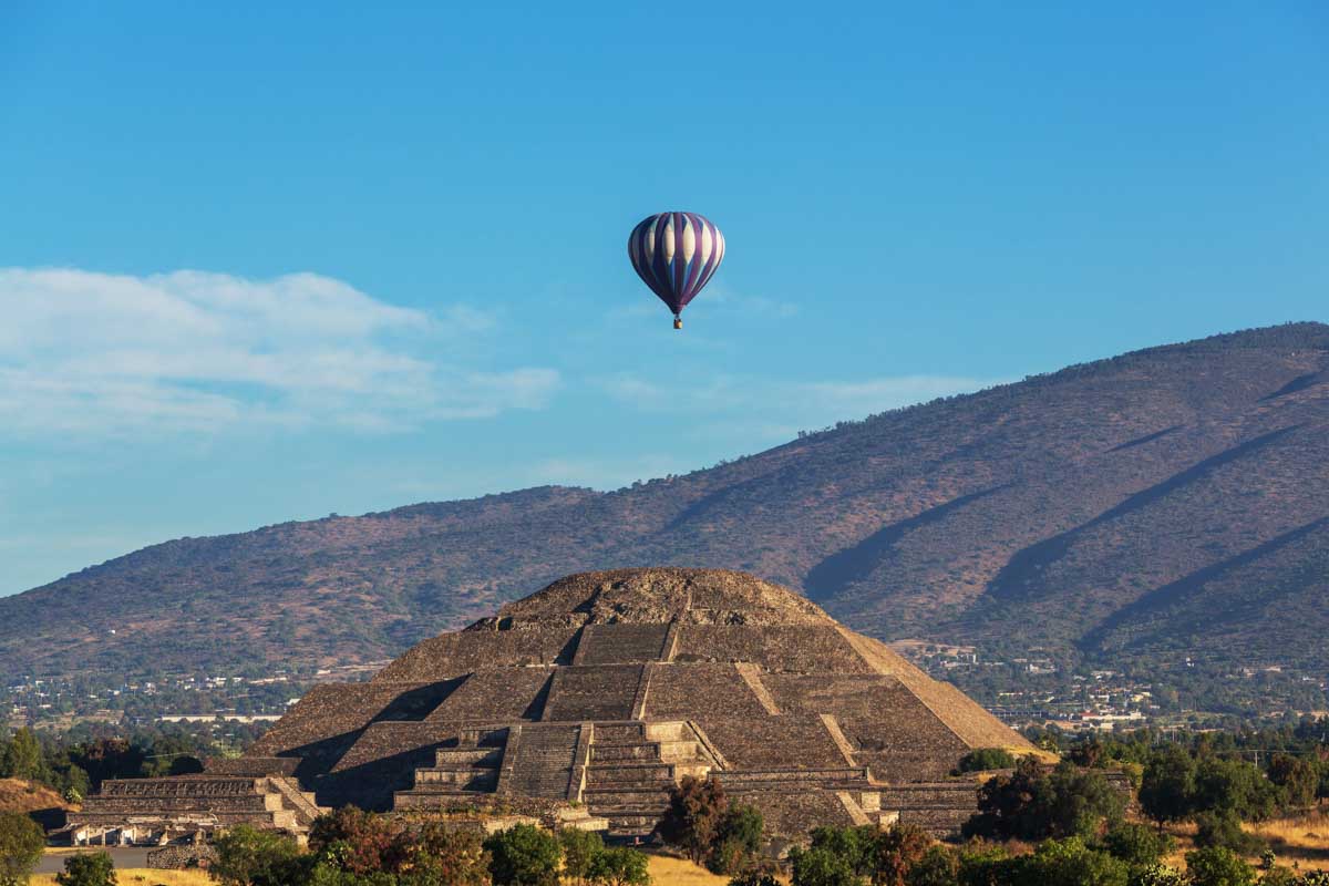Hot air balloon over Teotihuacan, Mexico