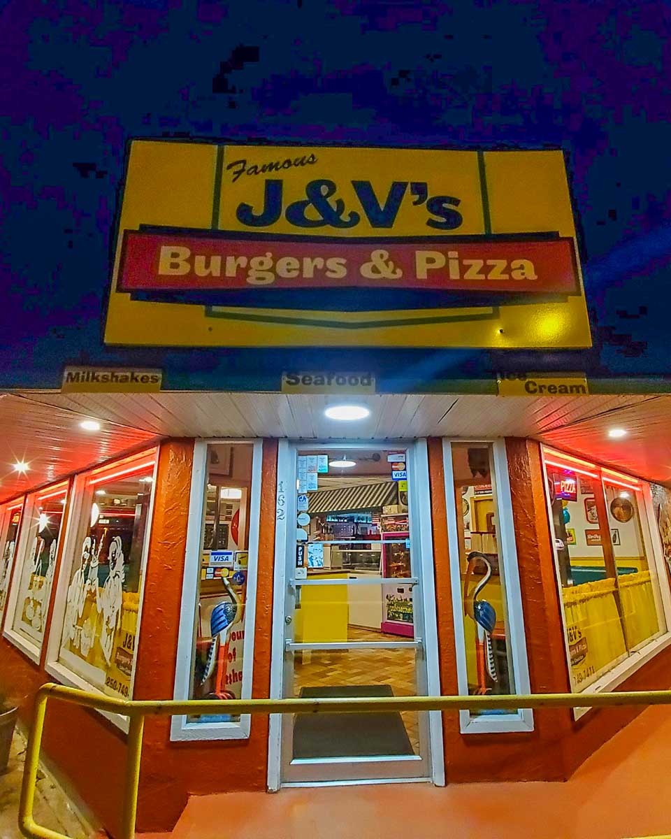 JV's DinerĀ in Lake Cowichan