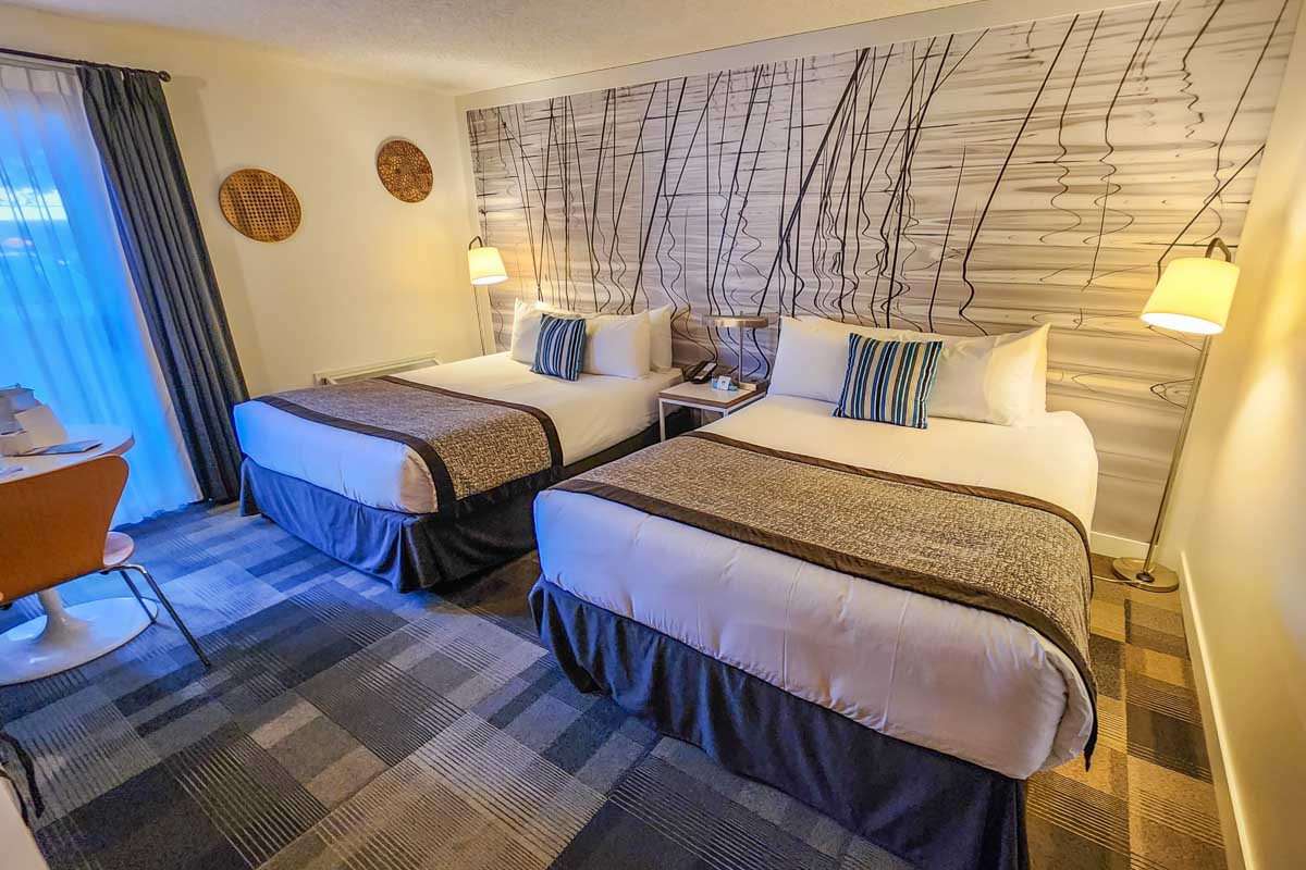 Two beds in a room at Coast Canmore, Alberta