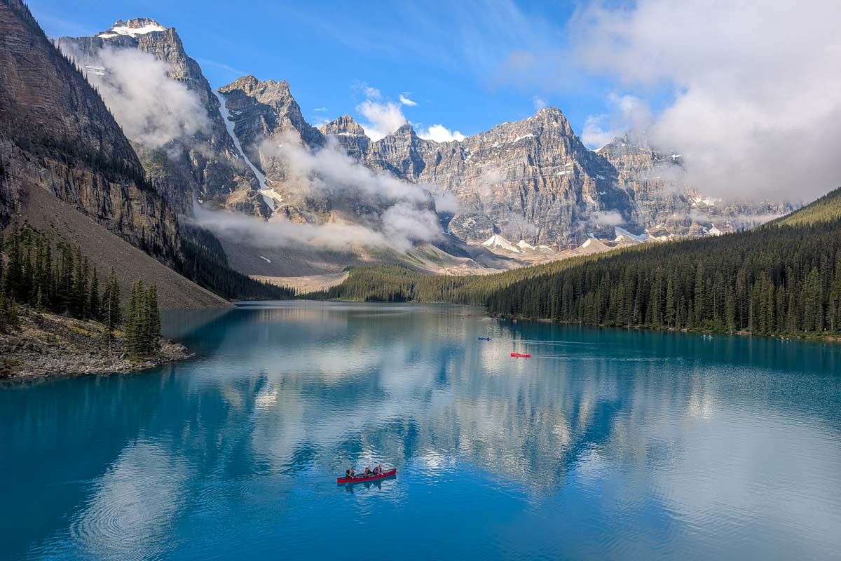 Moraine Lake lookout in Canada (3)