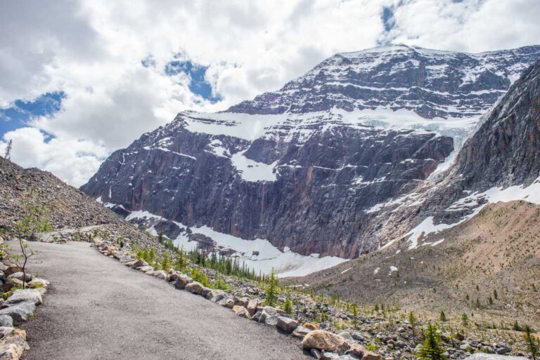 Pathway to the viewpoint at Mount Edith Cavell, Jasper