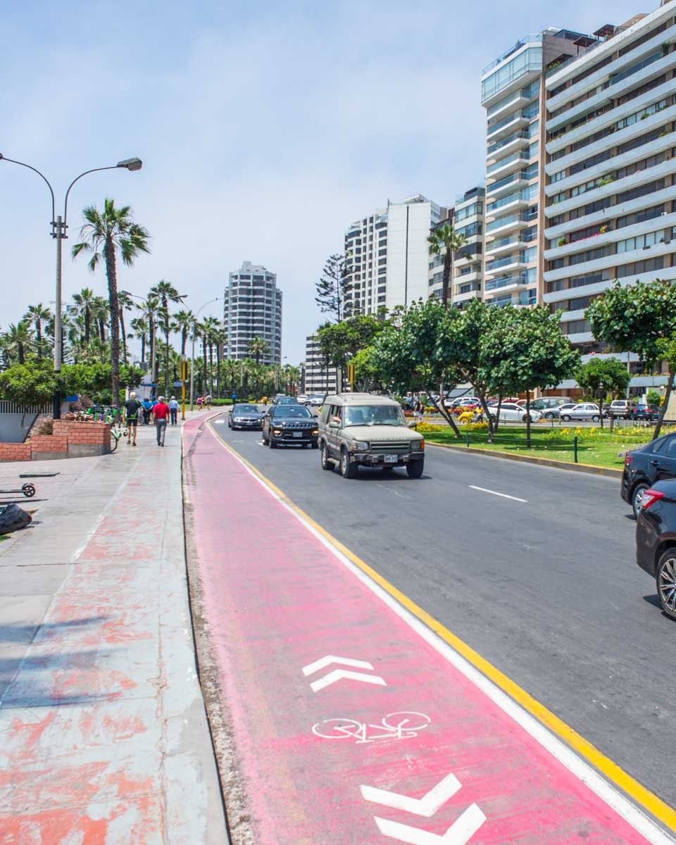 Beautiful bike paths in Miraflores, Peru